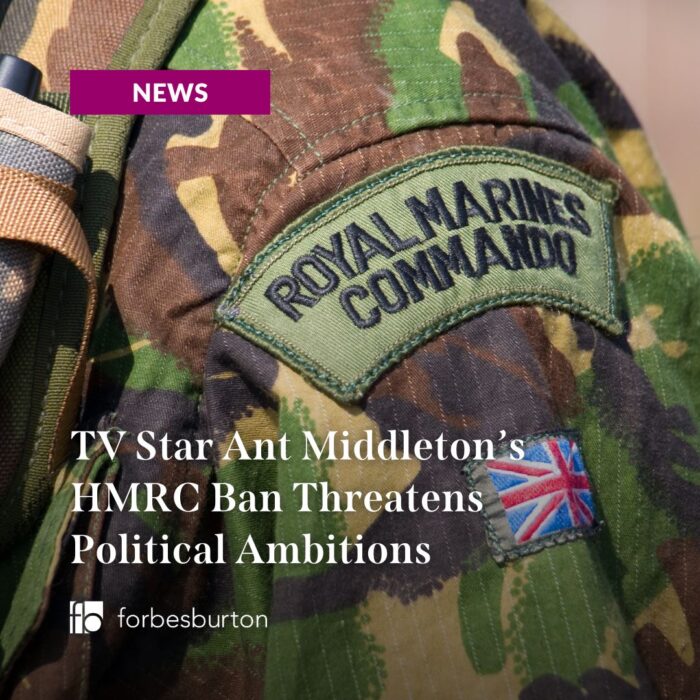 royal marines commando badge on shoulder