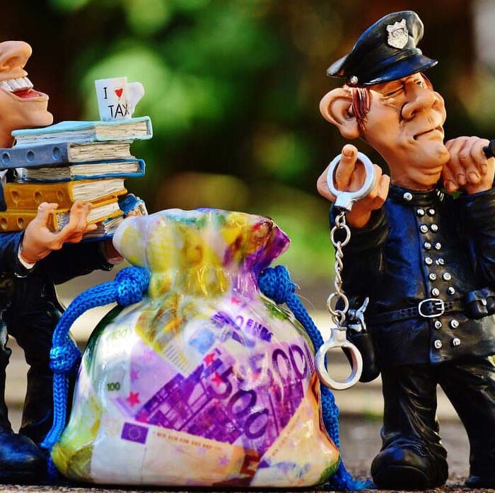 ornaments symbolising misconduct by directors